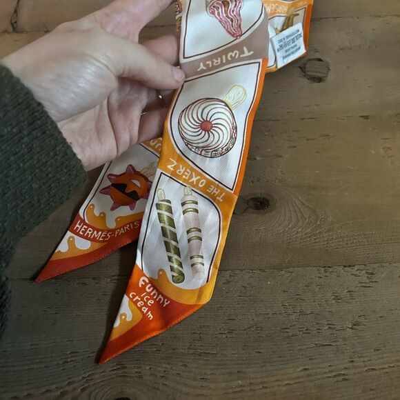 Hermès Orange and White ice cream summer Twilly Scarf - Picture 3 of 7